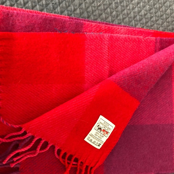 Avoca Handweavers Scarf - Picture 1 of 2